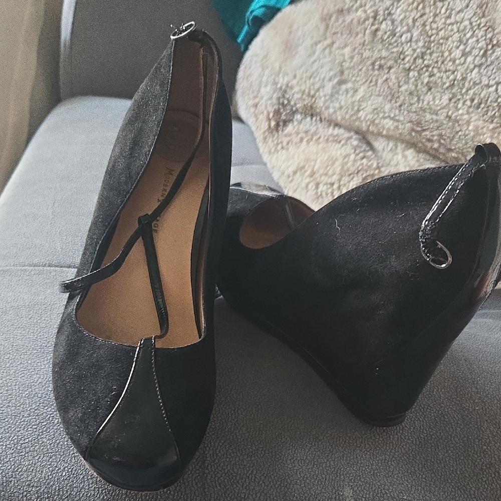 Modern Vintage Black Wedge Shoes